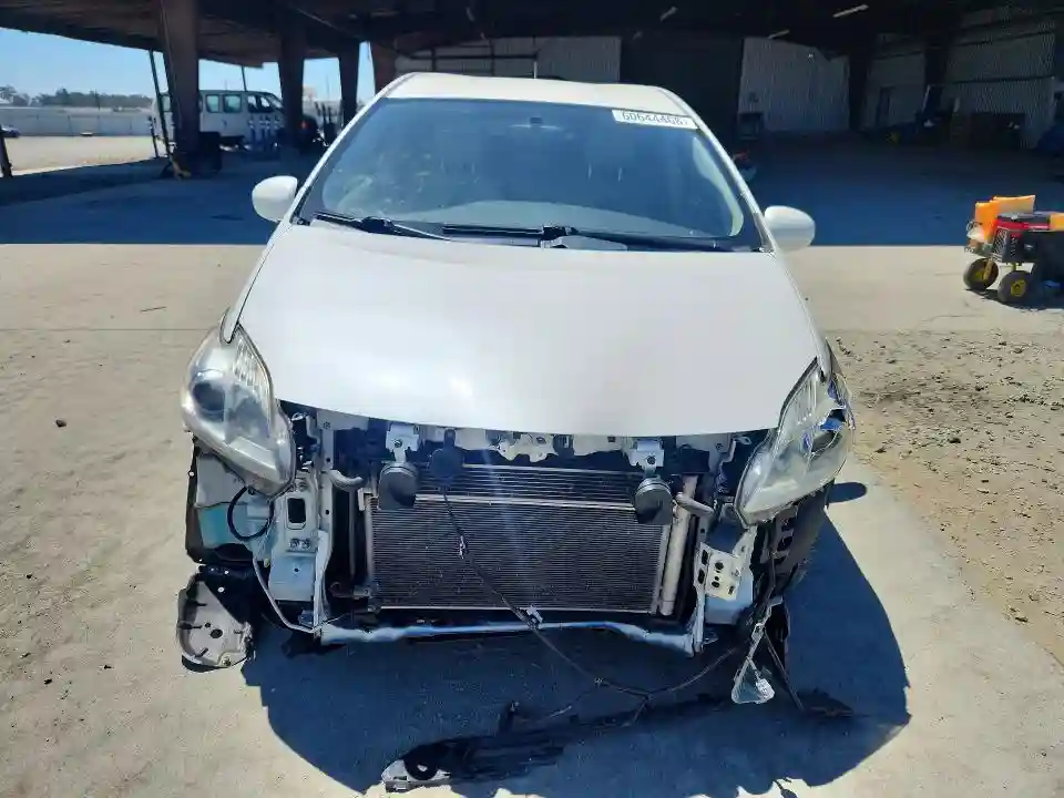 JTDKN3DU0F0406877 2015 TOYOTA PRIUS-4