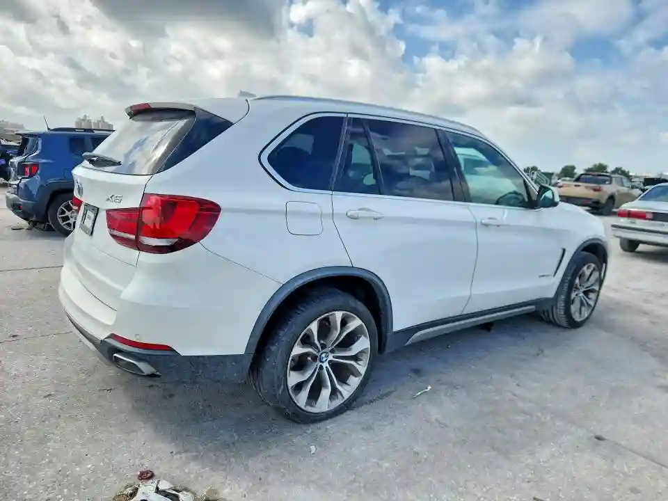 5UXKR2C53J0Z21663 2018 BMW X5-2