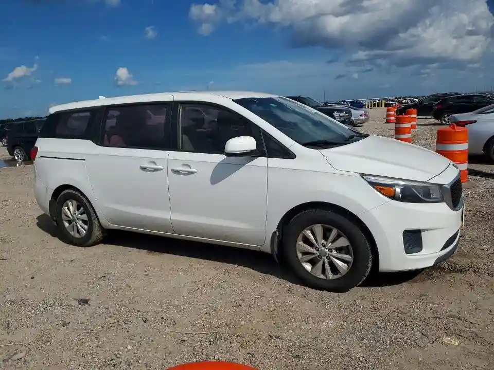 KNDMA5C17H6264812 2017 KIA SEDONA-3