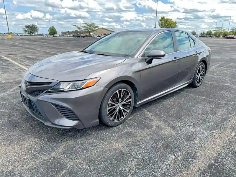 4T1B11HKXJU560650 2018 TOYOTA CAMRY-1
