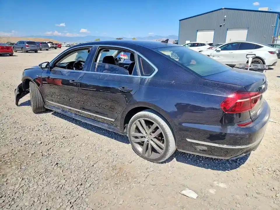 1VWDT7A36HC032338 2017 VOLKSWAGEN PASSAT-1