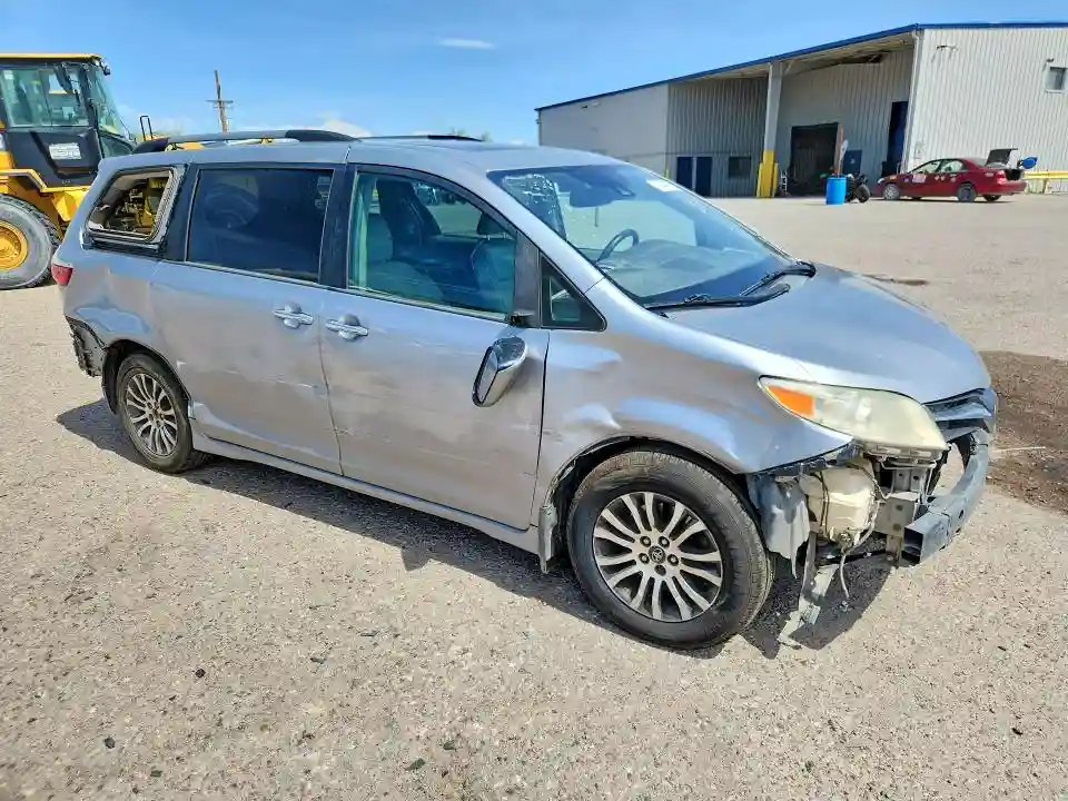 5TDYZ3DCXJS916438 2018 TOYOTA SIENNA-3