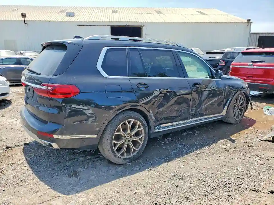 5UXCW2C00M9F67427 2021 BMW X7-2