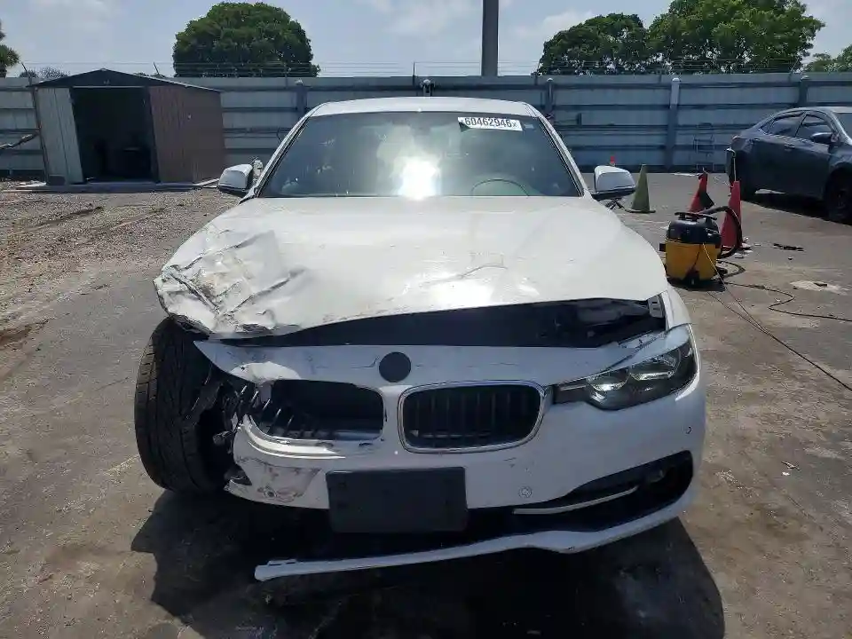 WBA8B9C37HK885981 2017 BMW 3 SERIES-4