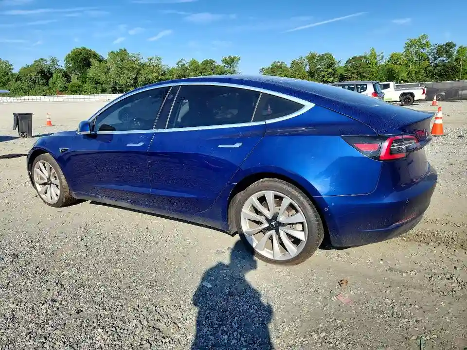 5YJ3E1EB1JF133867 2018 TESLA MODEL 3-1