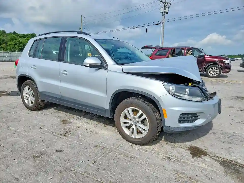 WVGAV7AX9HK027381 2017 VOLKSWAGEN TIGUAN-3
