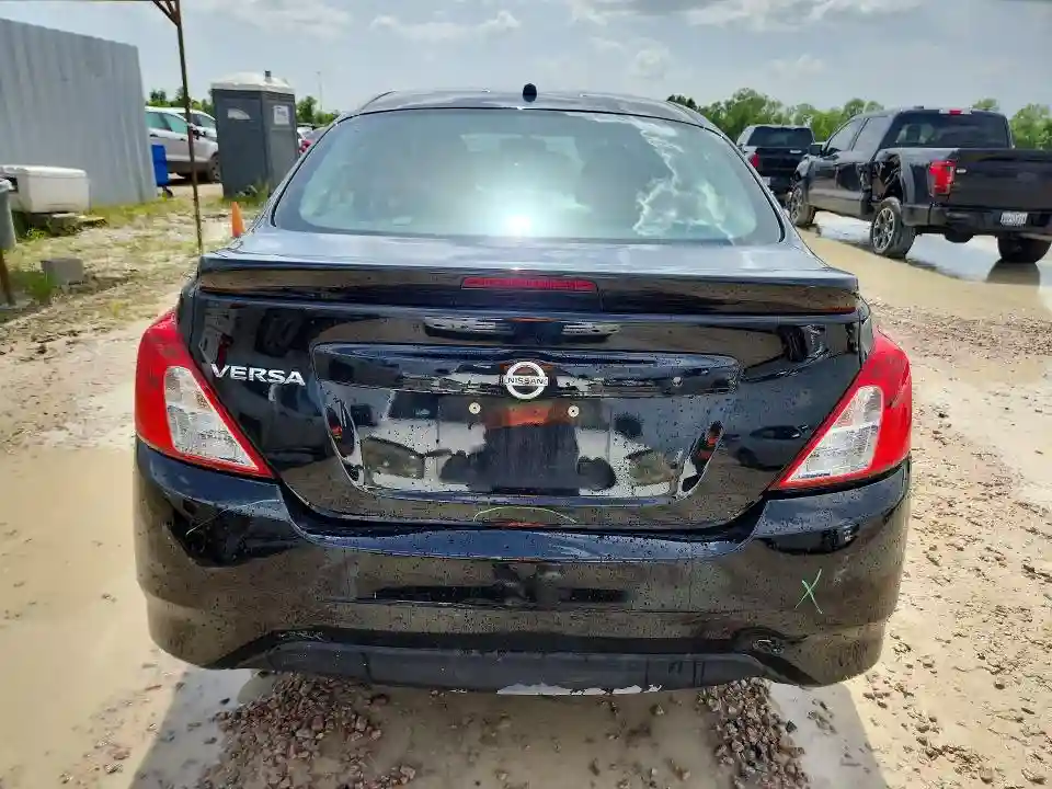 3N1CN7AP5JL835392 2018 NISSAN VERSA-5