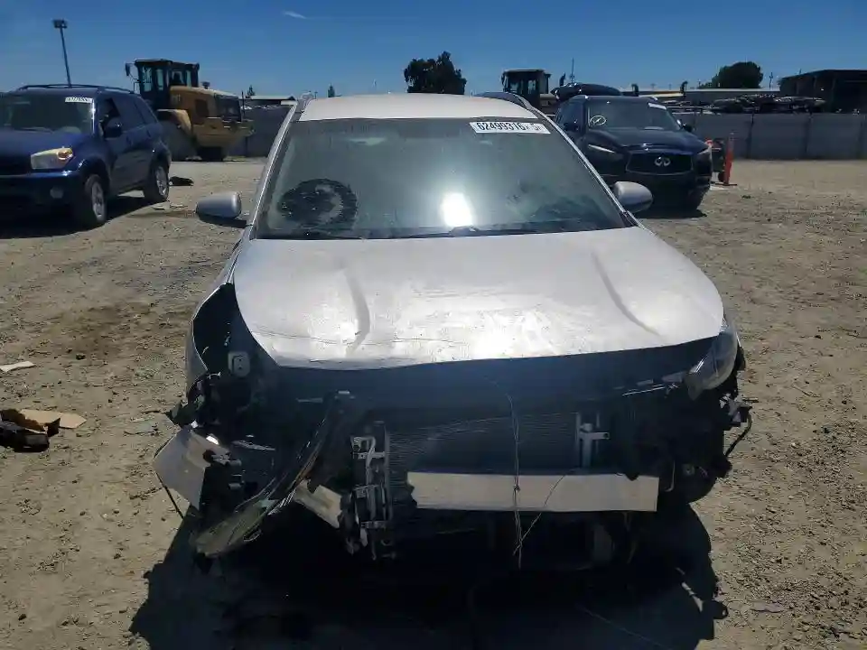 KNDCB3LC1K5297008 2019 KIA NIRO-4