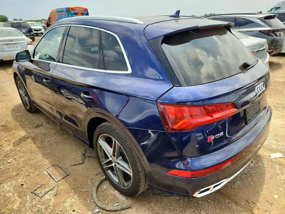WA1A4AFY6J2028901 2018 AUDI SQ5-1