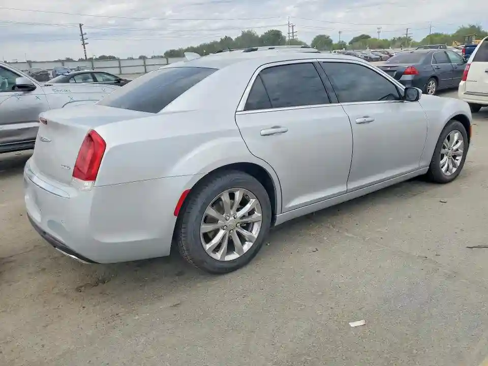 2C3CCARG8MH550465 2021 CHRYSLER 300-2
