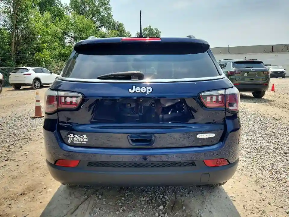 3C4NJDBB8KT839666 2019 JEEP COMPASS-5