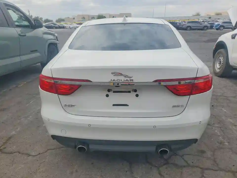 SAJBE4BV8GCY13557 2016 JAGUAR XF-5