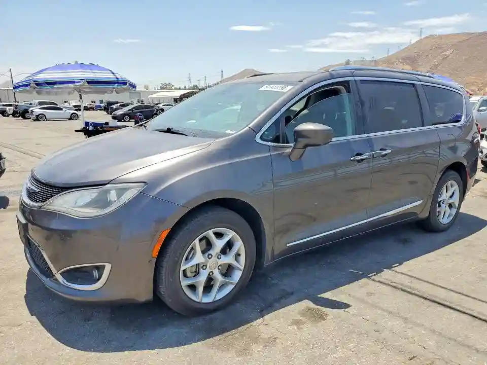 2C4RC1BG8JR112356 2018 CHRYSLER PACIFICA-0