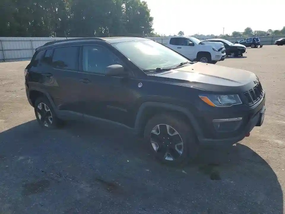 3C4NJDDB6JT130746 2018 JEEP COMPASS-3