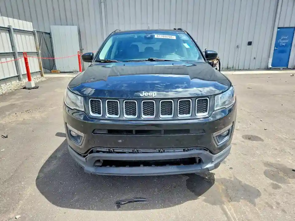 3C4NJCBB2KT815132 2019 JEEP COMPASS-4