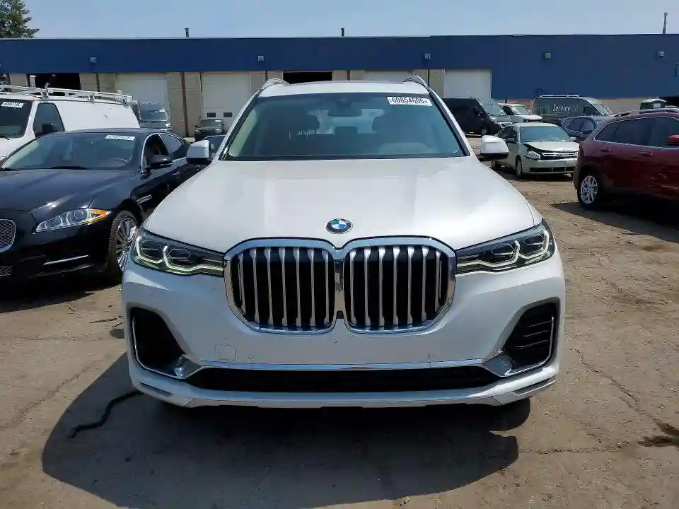 5UXCW2C07M9E24720 2021 BMW X7-4