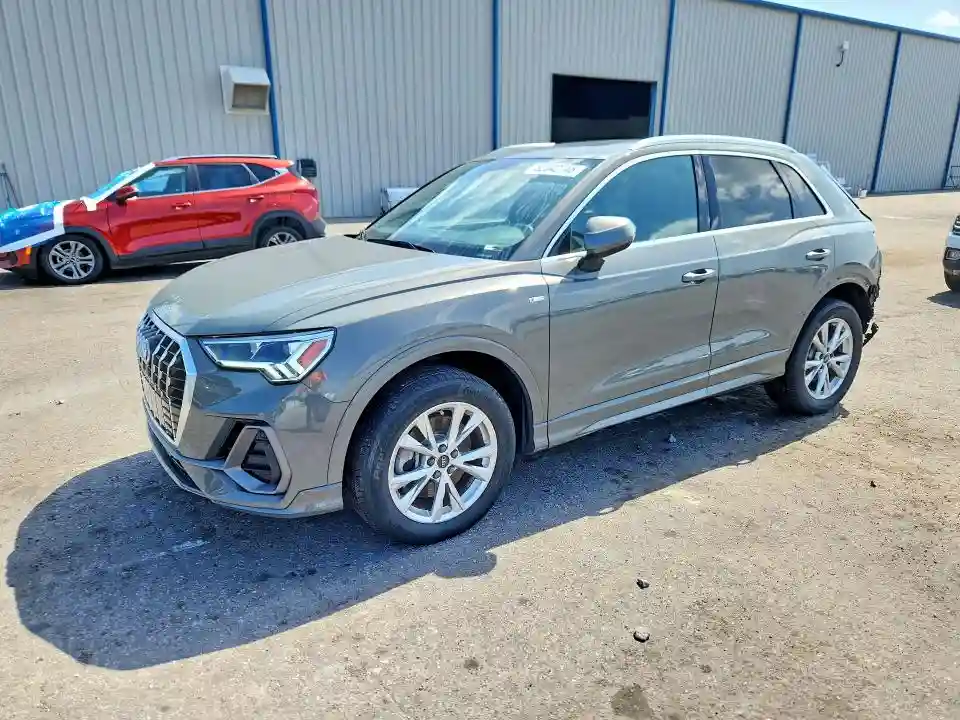 WA1DECF34P1110666 2023 AUDI Q3-0