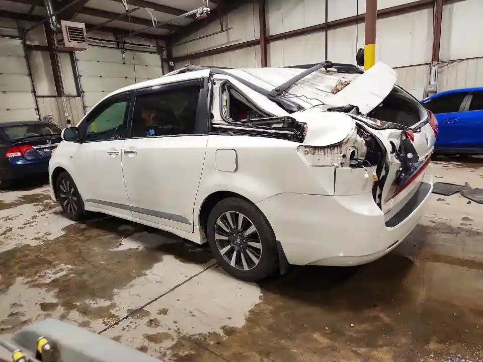 5TDDZ3DC1JS194968 2018 TOYOTA SIENNA-1