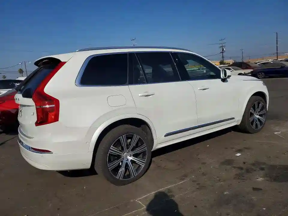YV4H60CE0R1226777 2024 VOLVO XC90 T8 RE-2