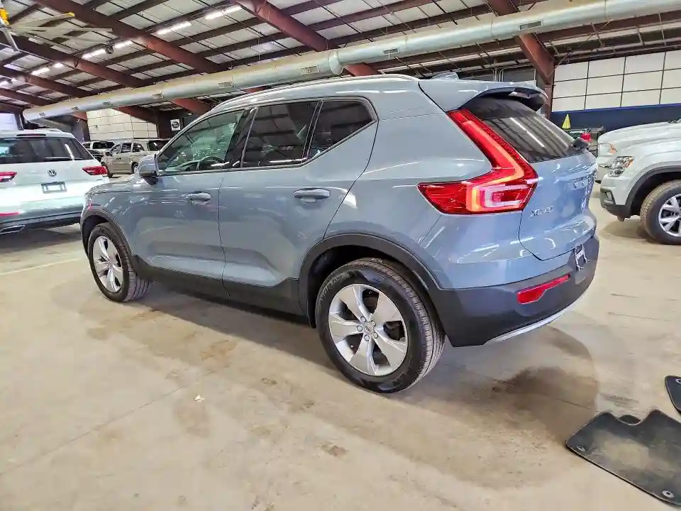 YV4162UK0L2278235 2020 VOLVO XC40-1