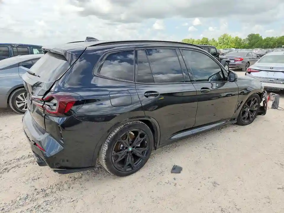 5UX43DP04R9X38817 2024 BMW X3-2