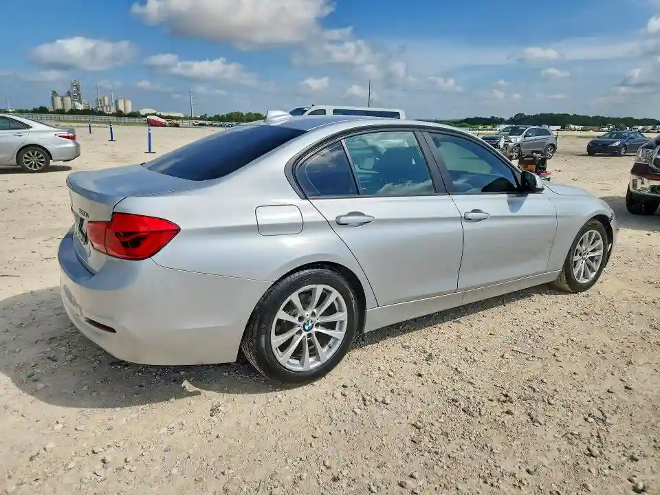 WBA8A9C5XJAH14547 2018 BMW 3 SERIES-2