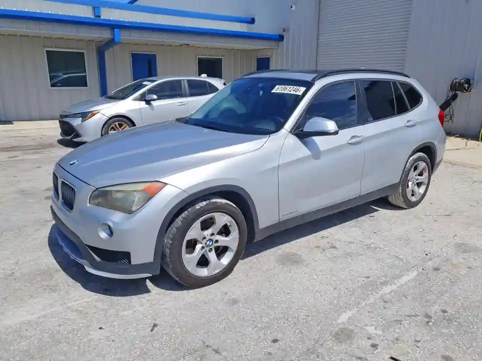 WBAVM1C54FV316422 2015 BMW X1-0