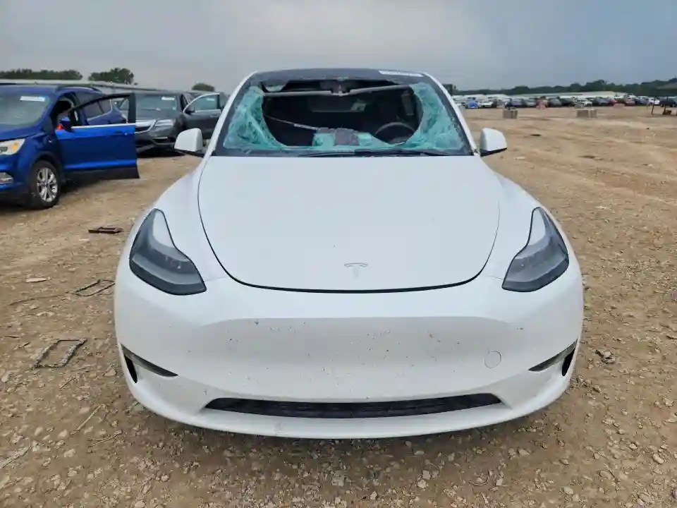 7SAYGDEE6PF684657 2023 TESLA MODEL Y-4