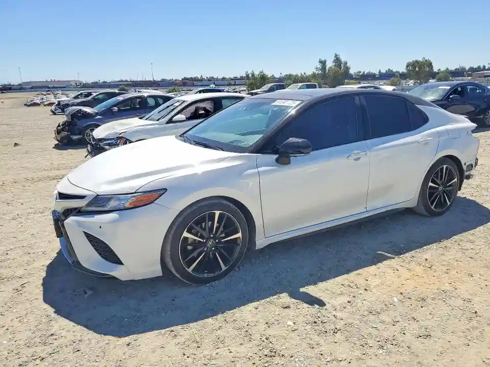 4T1B61HK8JU106253 2018 TOYOTA CAMRY-0