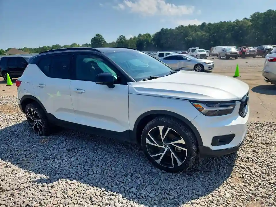 YV4162UM6L2245970 2020 VOLVO XC40-3