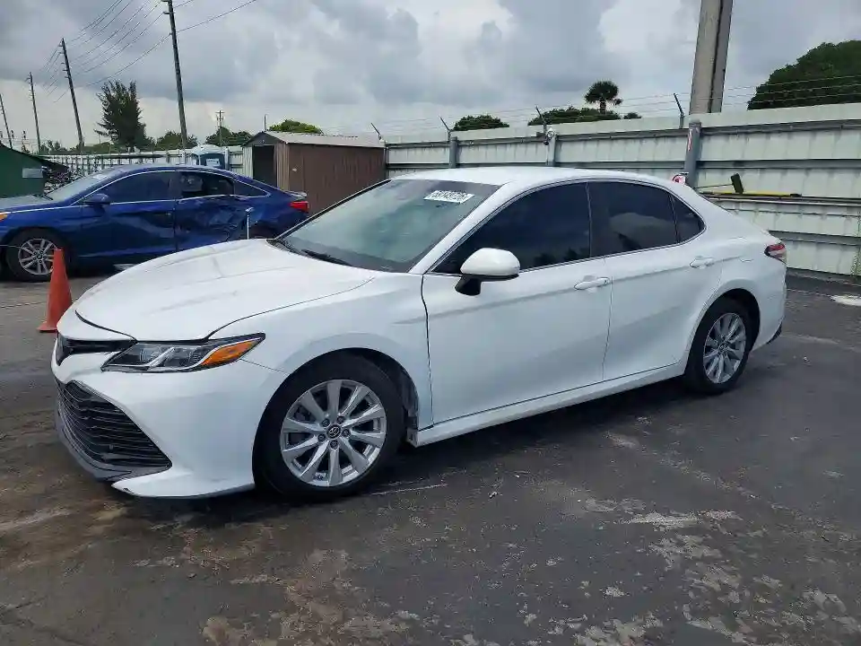 4T1B11HK9JU036261 2018 TOYOTA CAMRY-0