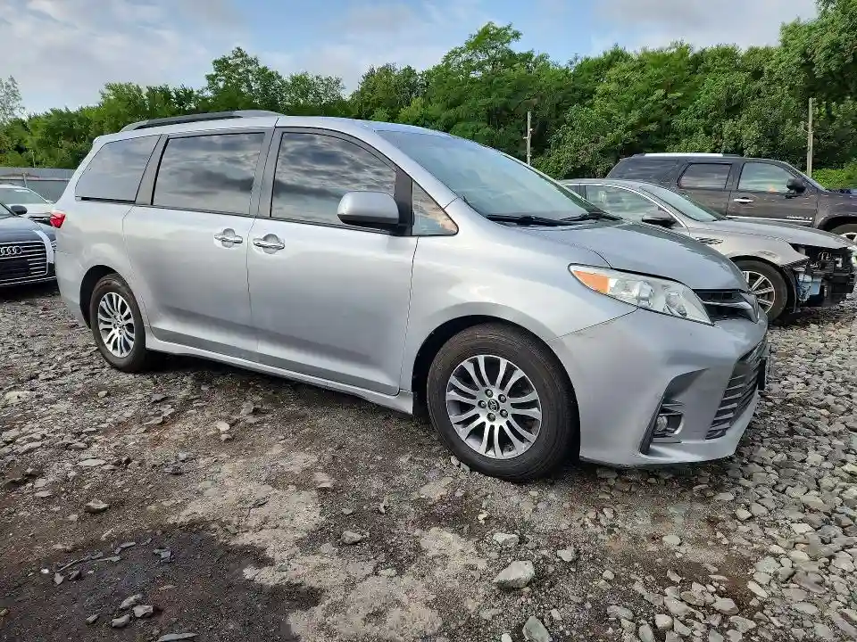 5TDYZ3DCXJS927018 2018 TOYOTA SIENNA-3