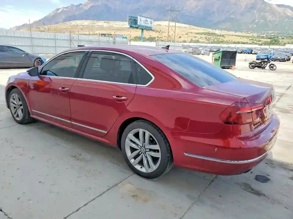 1VWGT7A33HC025800 2017 VOLKSWAGEN PASSAT-1