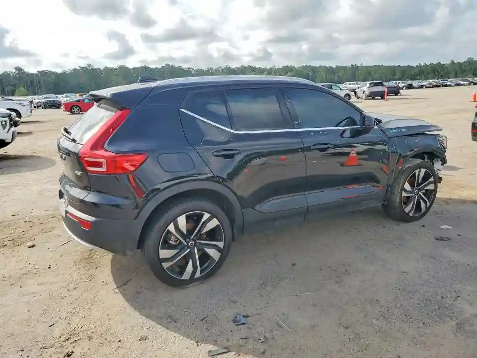 YV4L12UE2S2486066 2025 VOLVO XC40 PLUS-2