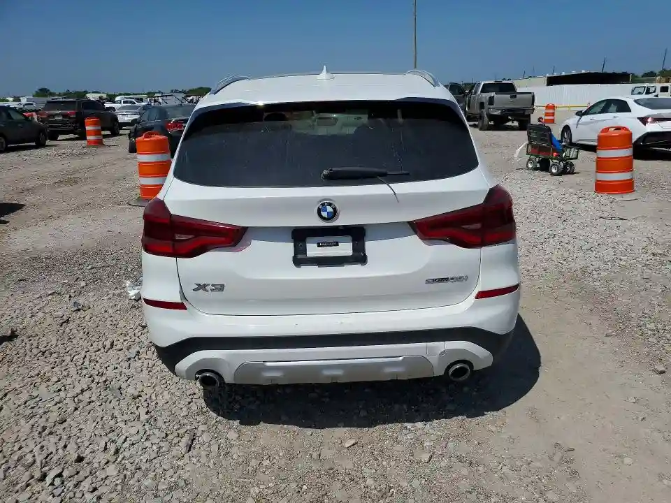 5UXTR7C54KLR50221 2019 BMW X3-5