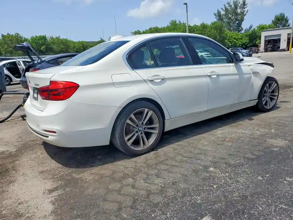 WBA8B9C37HK885981 2017 BMW 3 SERIES-2