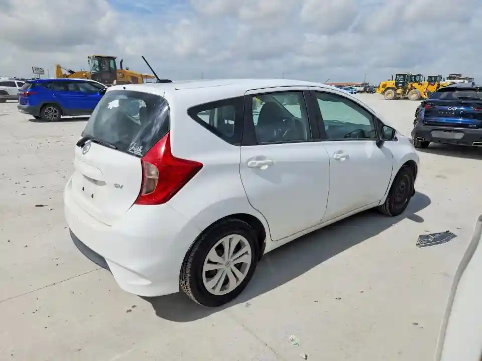 3N1CE2CP4JL365405 2018 NISSAN VERSA-2