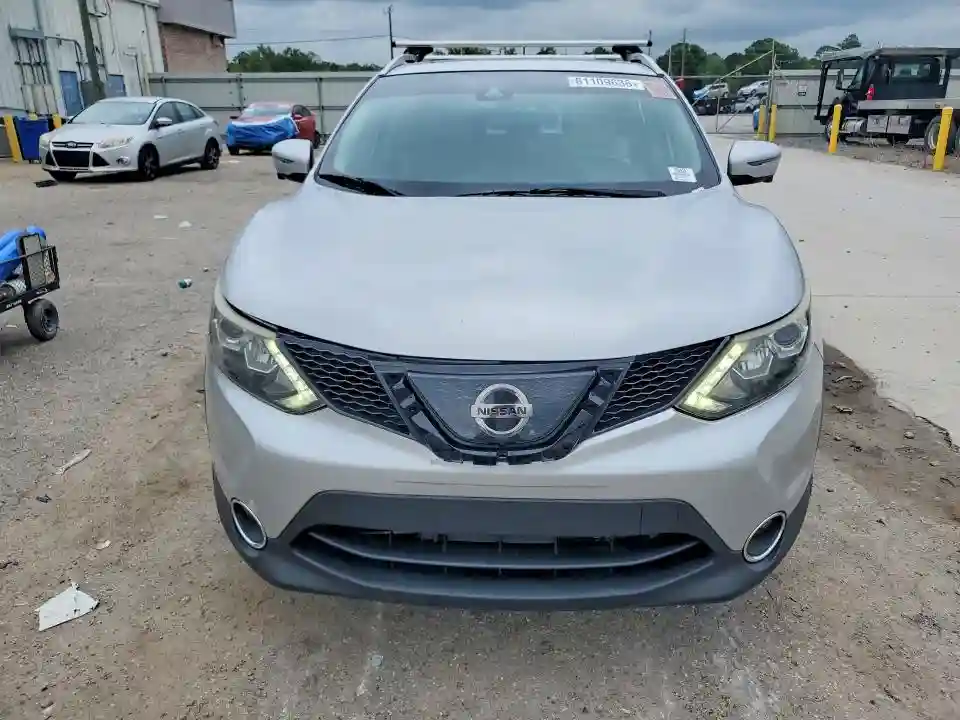 JN1BJ1CP8JW195495 2018 NISSAN ROGUE-4