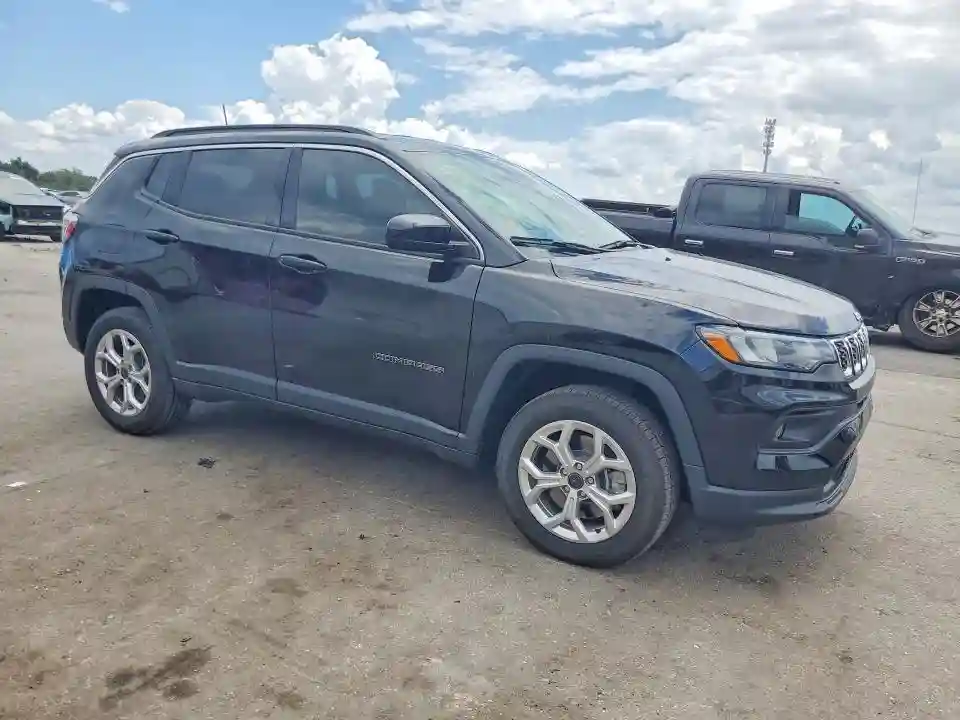 3C4NJDBN8ST588206 2025 JEEP COMPASS-3