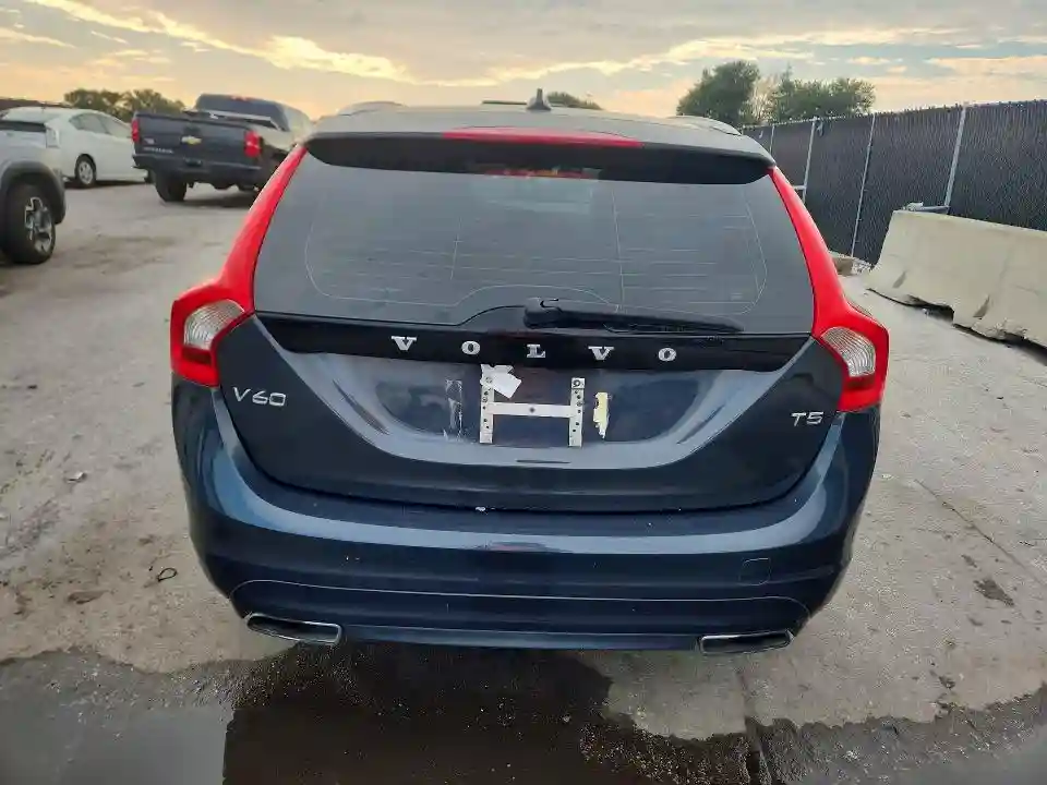 YV126MEB2F1199574 2015 VOLVO V60-5