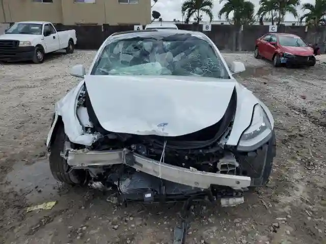 5YJ3E1EB6KF361574 2019 TESLA MODEL 3-4