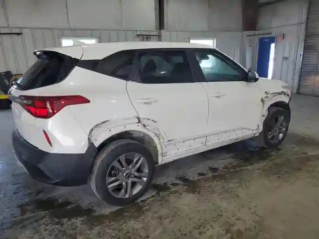 KNDEPCAAXN7256476 2022 KIA SELTOS-2