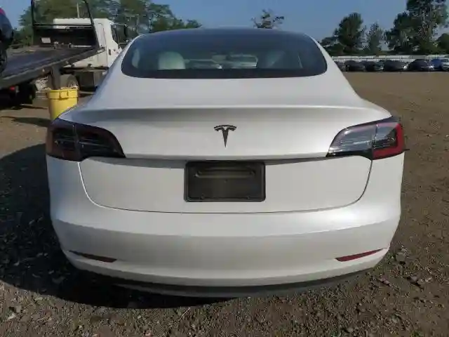5YJ3E1EA1PF564693 2023 TESLA MODEL 3-5