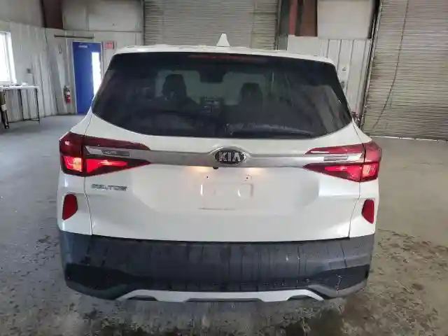 KNDEPCAAXN7256476 2022 KIA SELTOS-5