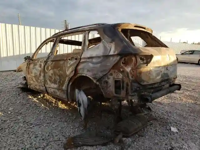 3VV4B7AX4JM174637 2018 VOLKSWAGEN TIGUAN-1