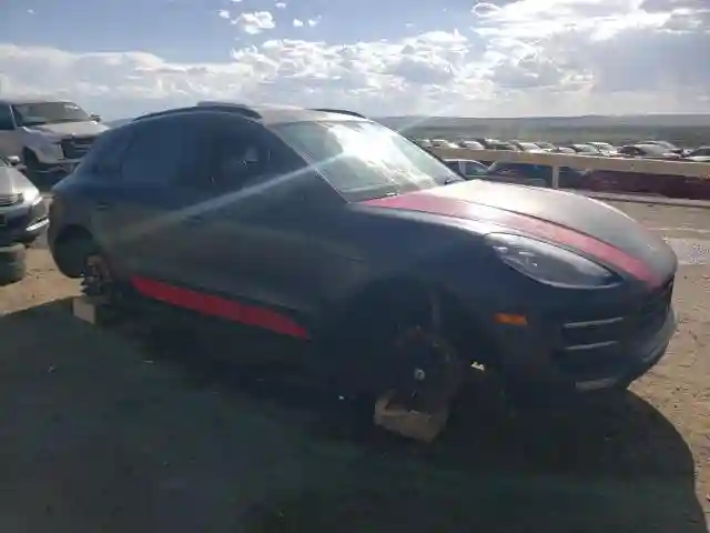 WP1AF2A56HLB61843 2017 PORSCHE MACAN-3