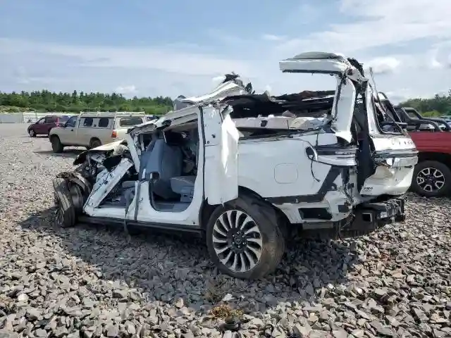 5LMJJ3TT8NEL15057 2022 LINCOLN NAVIGATOR-1