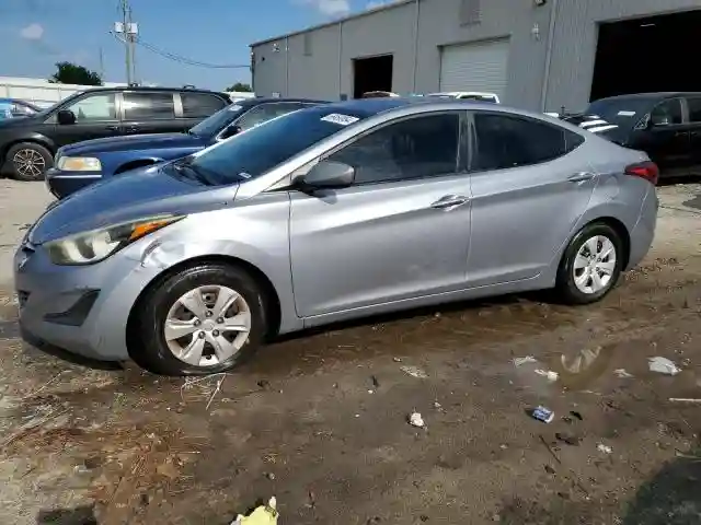 5NPDH4AE8GH728996 2016 HYUNDAI ELANTRA-0