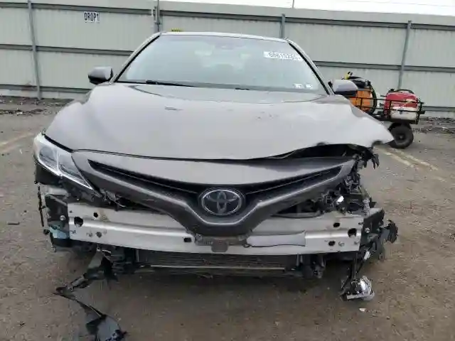 4T1B11HKXKU745928 2019 TOYOTA CAMRY-4