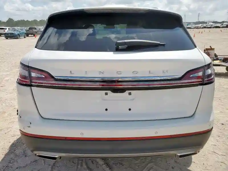 2LMPJ8J97PBL29200 2023 LINCOLN NAUTILUS-5